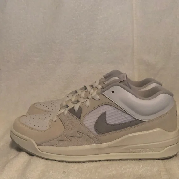 Jordan Stadium 90. White Color Size 10.5 Nike Air Jordan Stadium 90 White Sail Metallic Gold Black  main image 4